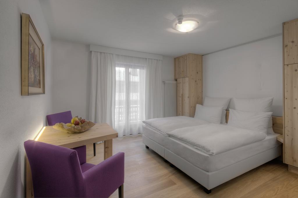 Hotel Conturines Сан-Кассиано Экстерьер фото