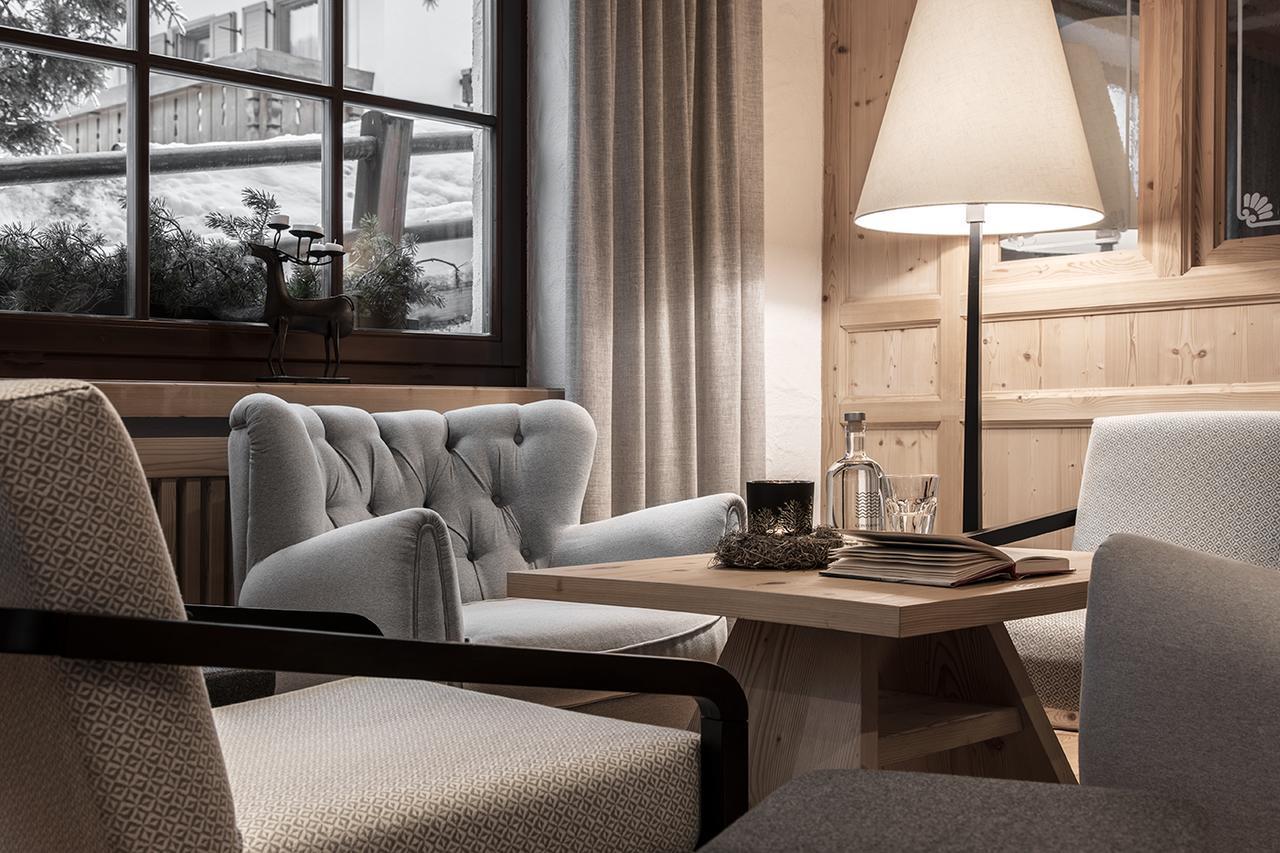Hotel Conturines Сан-Кассиано Экстерьер фото