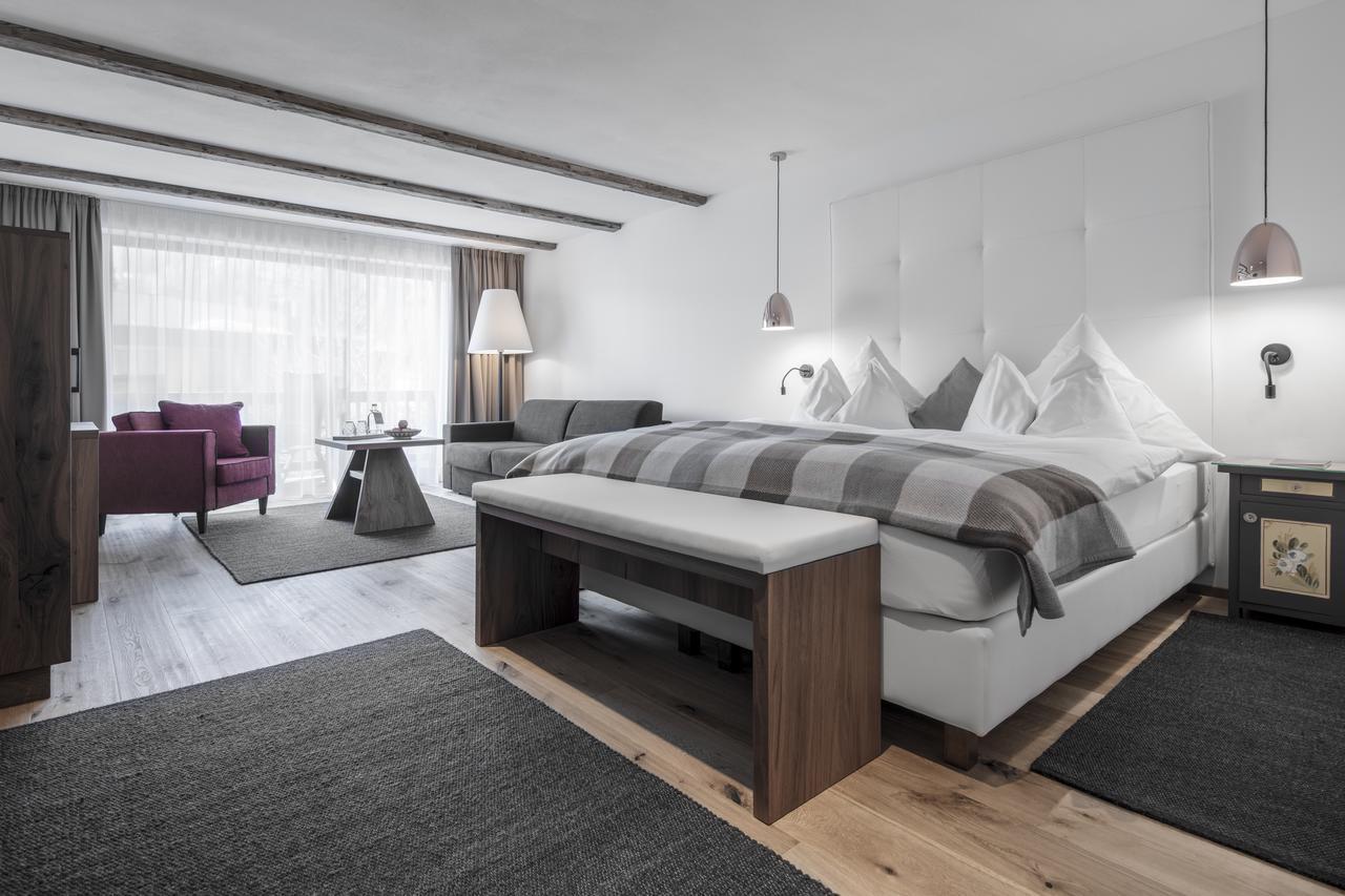 Hotel Conturines Сан-Кассиано Экстерьер фото